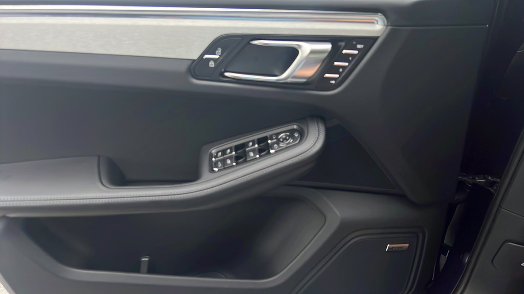 New 2026 Porsche Macan S AWD/4WD image 23