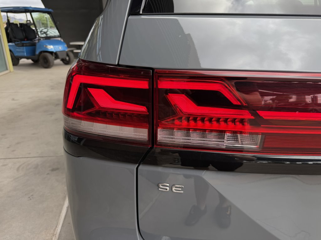 Used 2024 Volkswagen Atlas Peak Edition SE AWD/4WD image 14