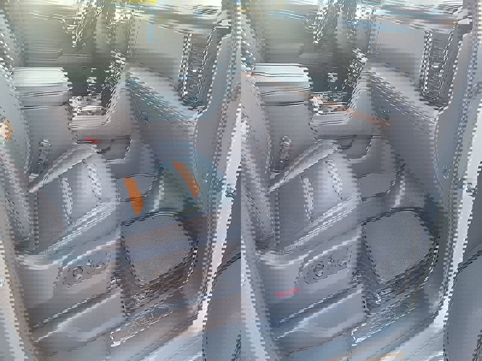 Used 2024 GMC Sierra 1500 AT4 w/ AT4 Preferred Package image 25