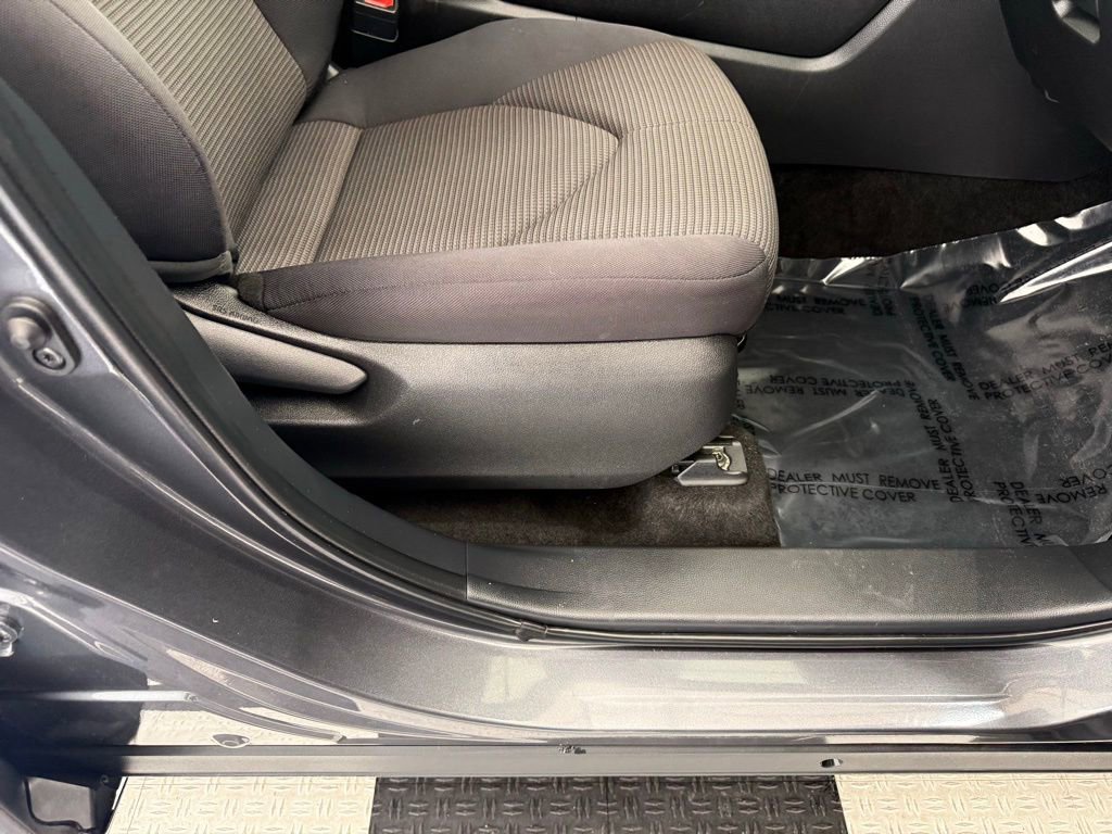 Used 2025 Toyota Highlander LE image 22