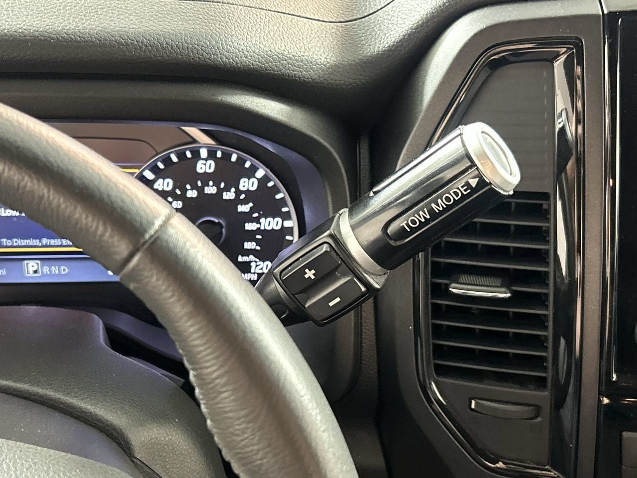 Used 2024 Nissan Titan SV w/ SV Bronze Edition Package AWD/4WD image 16