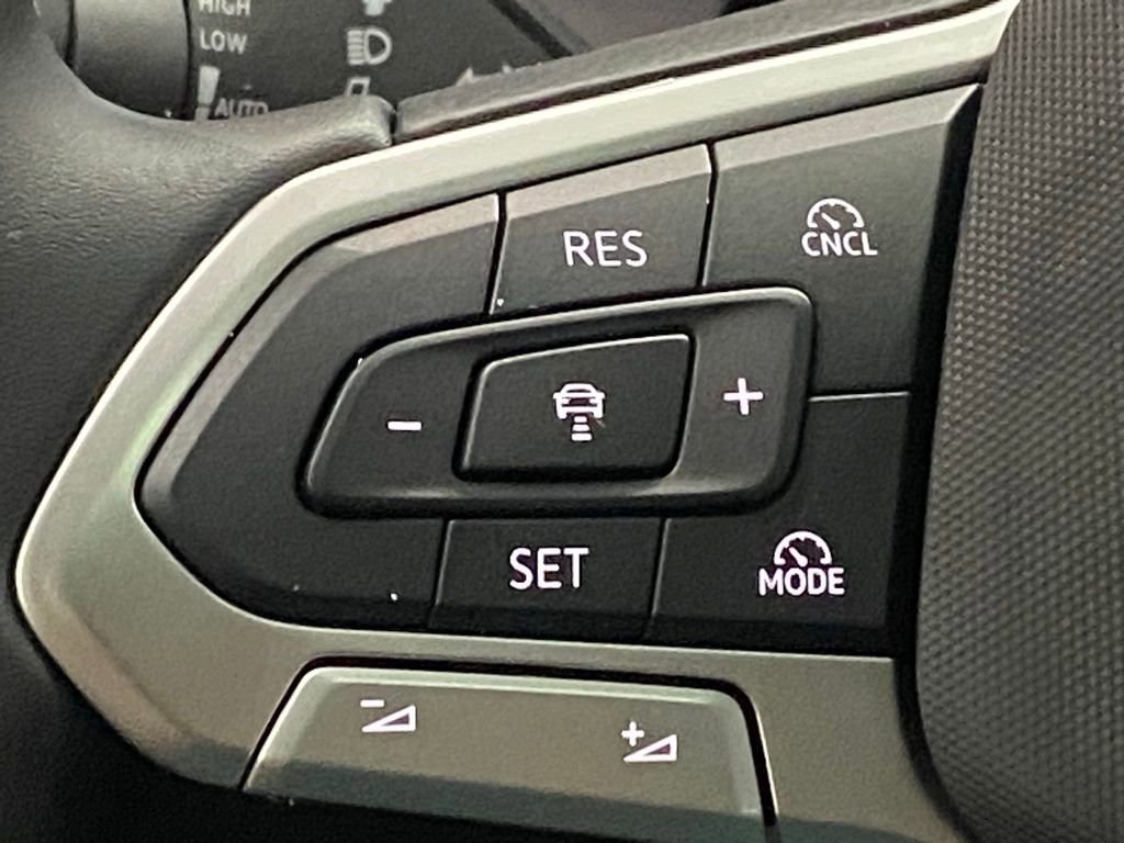 New 2026 Volkswagen Tiguan SE image 14