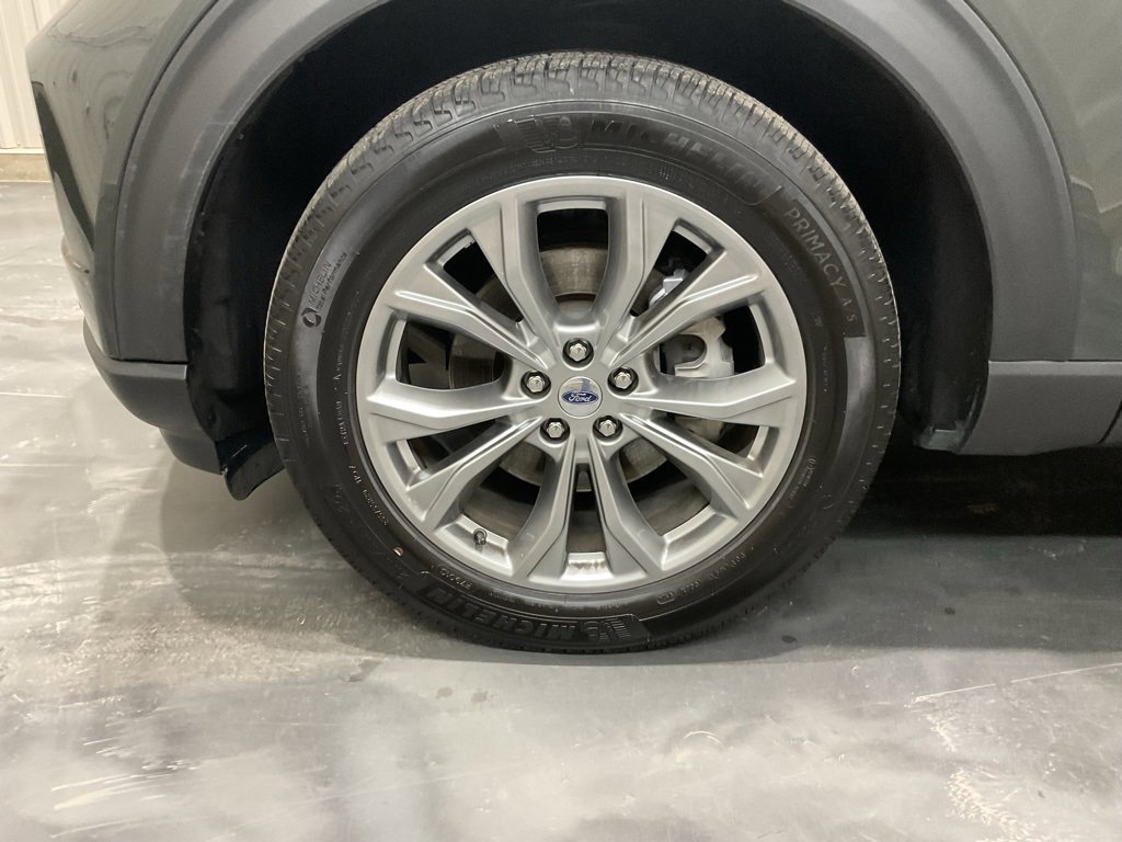 Used 2024 Ford Explorer XLT w/ Equipment Group 202A image 6