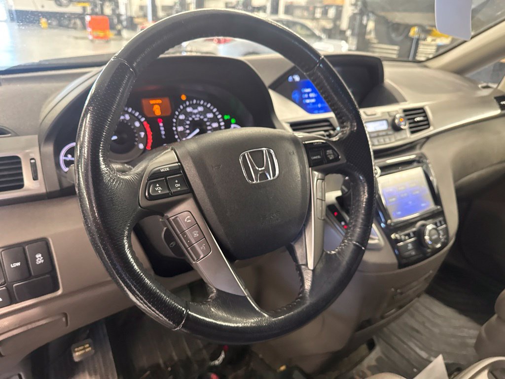 Used 2016 Honda Odyssey Touring Elite image 12