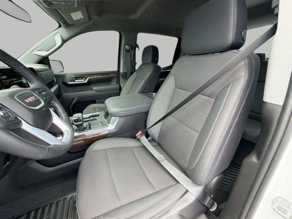 Used 2025 GMC Sierra 1500 Elevation w/ X31 Off-Road Package AWD/4WD image 18