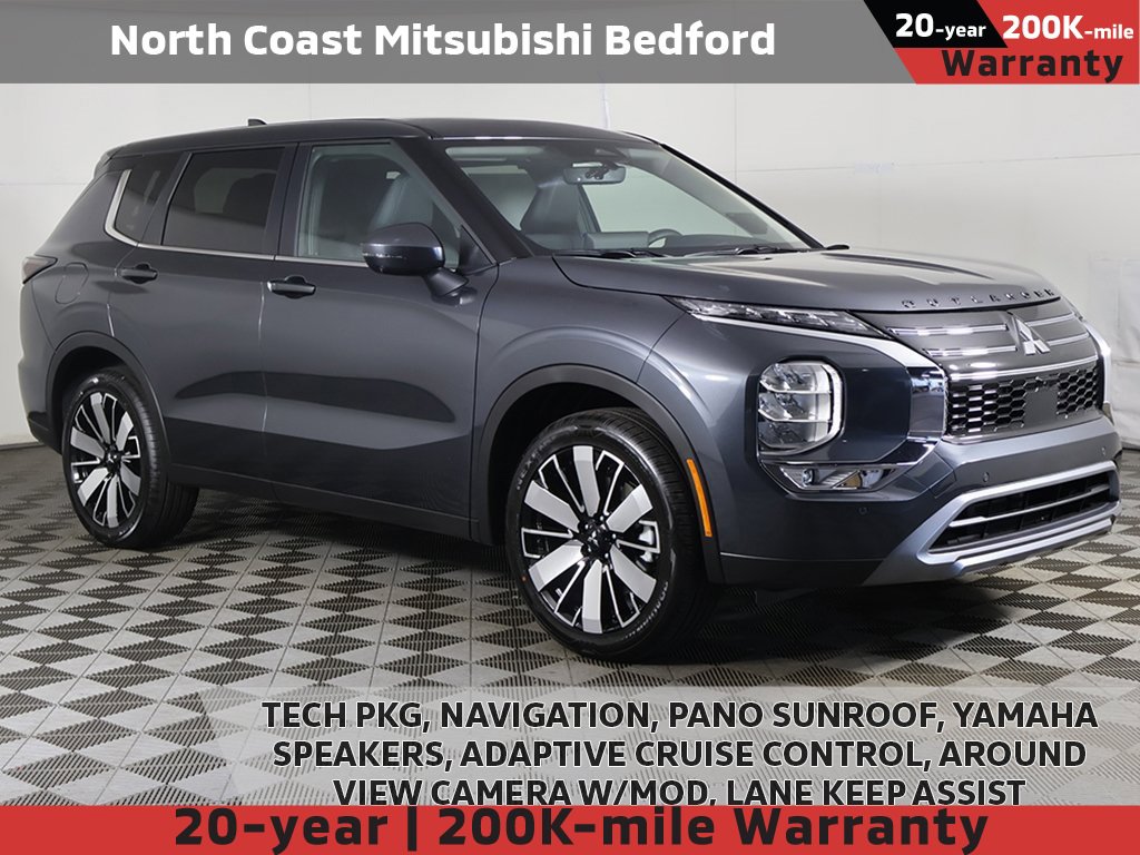 New 2025 Mitsubishi Outlander SE image 1