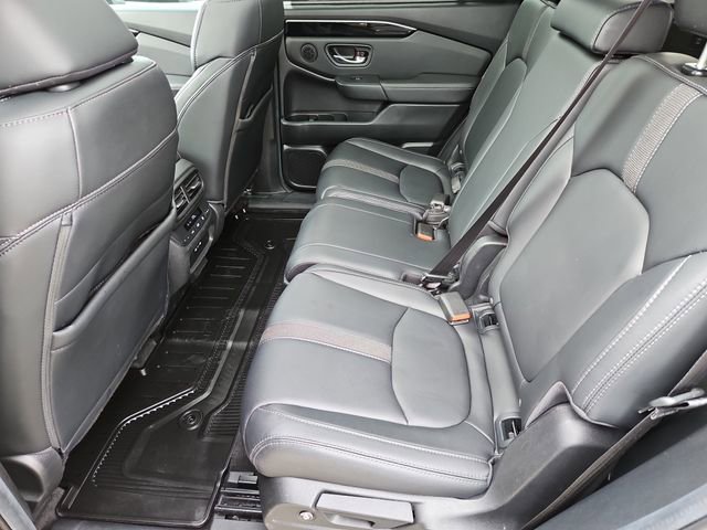 Used 2025 Honda Pilot Touring image 16