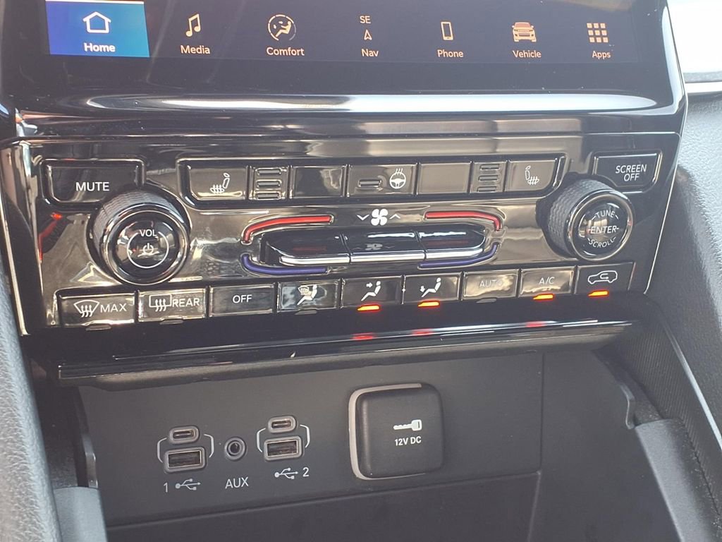 Used 2024 Jeep Grand Cherokee Limited RWD image 13