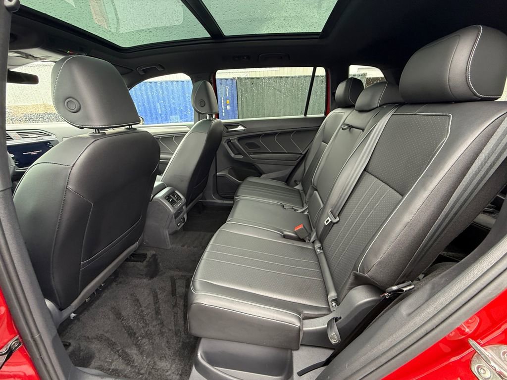 Used 2024 Volkswagen Tiguan SE R-Line image 22
