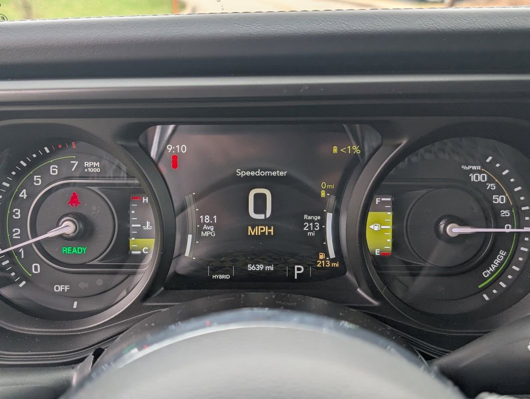 Used 2025 Jeep Wrangler Unlimited Sahara w/ Safety Group image 20