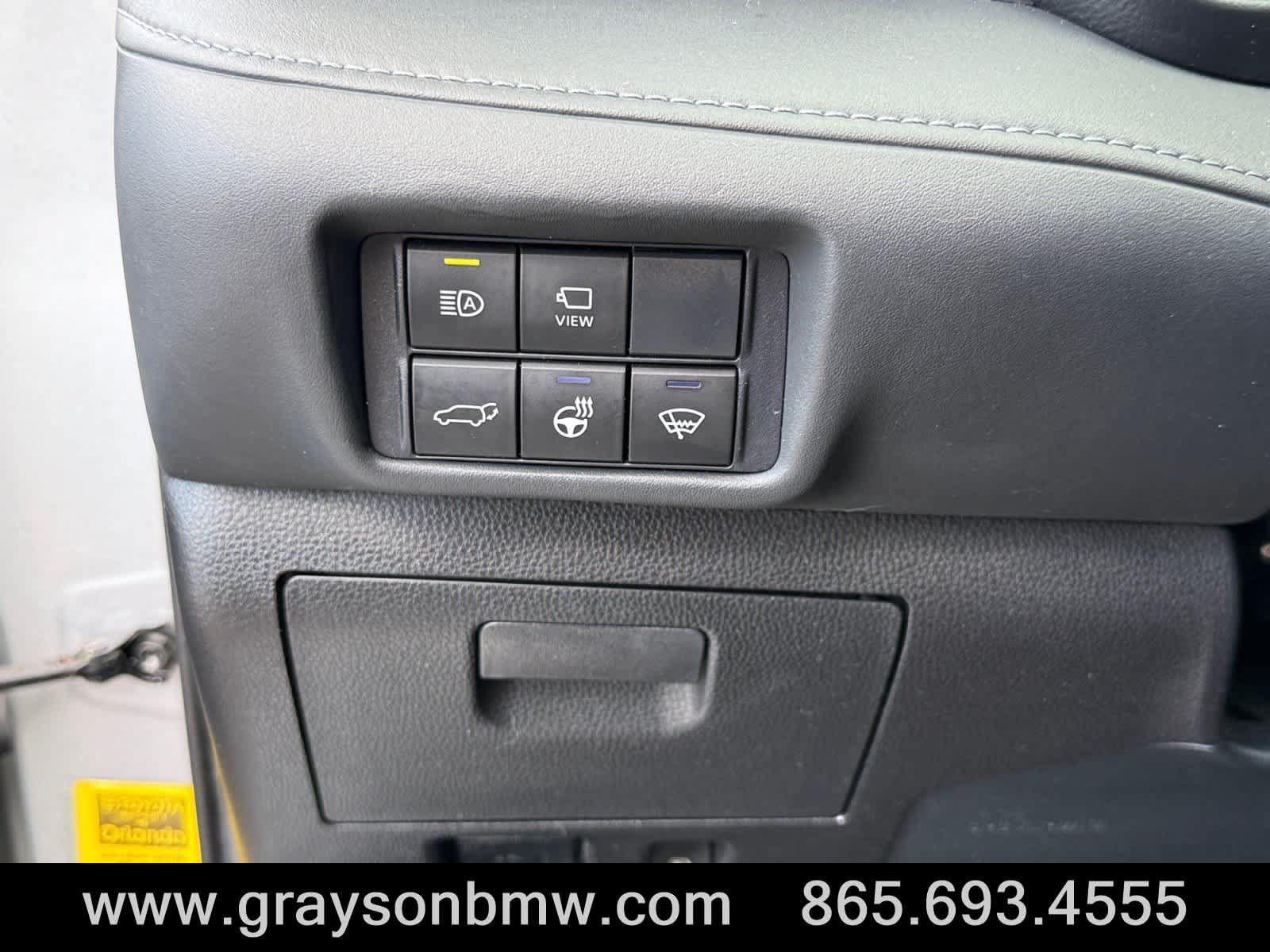 Used 2021 Toyota Highlander Platinum FWD image 18