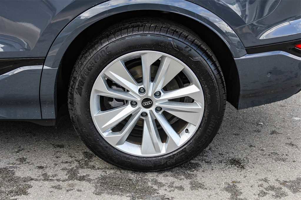 Used 2025 Audi Q6 e-tron Premium w/ Convenience Package image 10