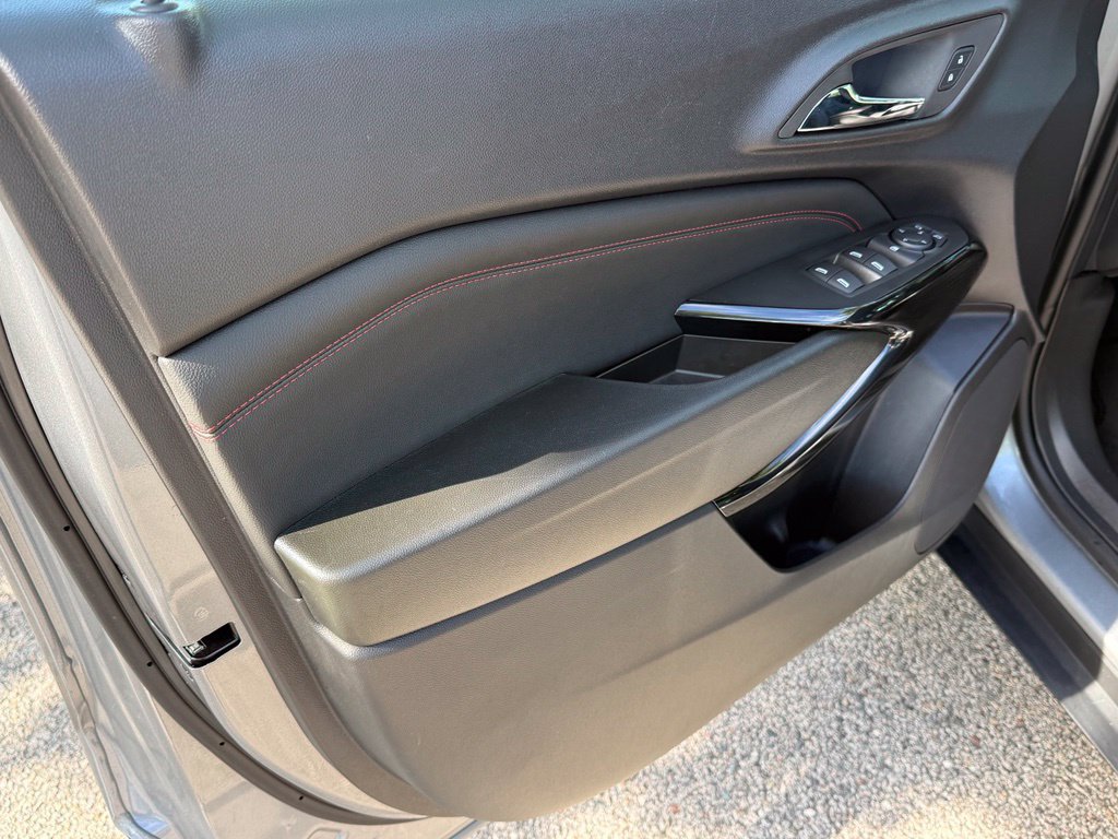 Used 2025 Chevrolet Trax RS w/ Driver Confidence Package FWD image 13