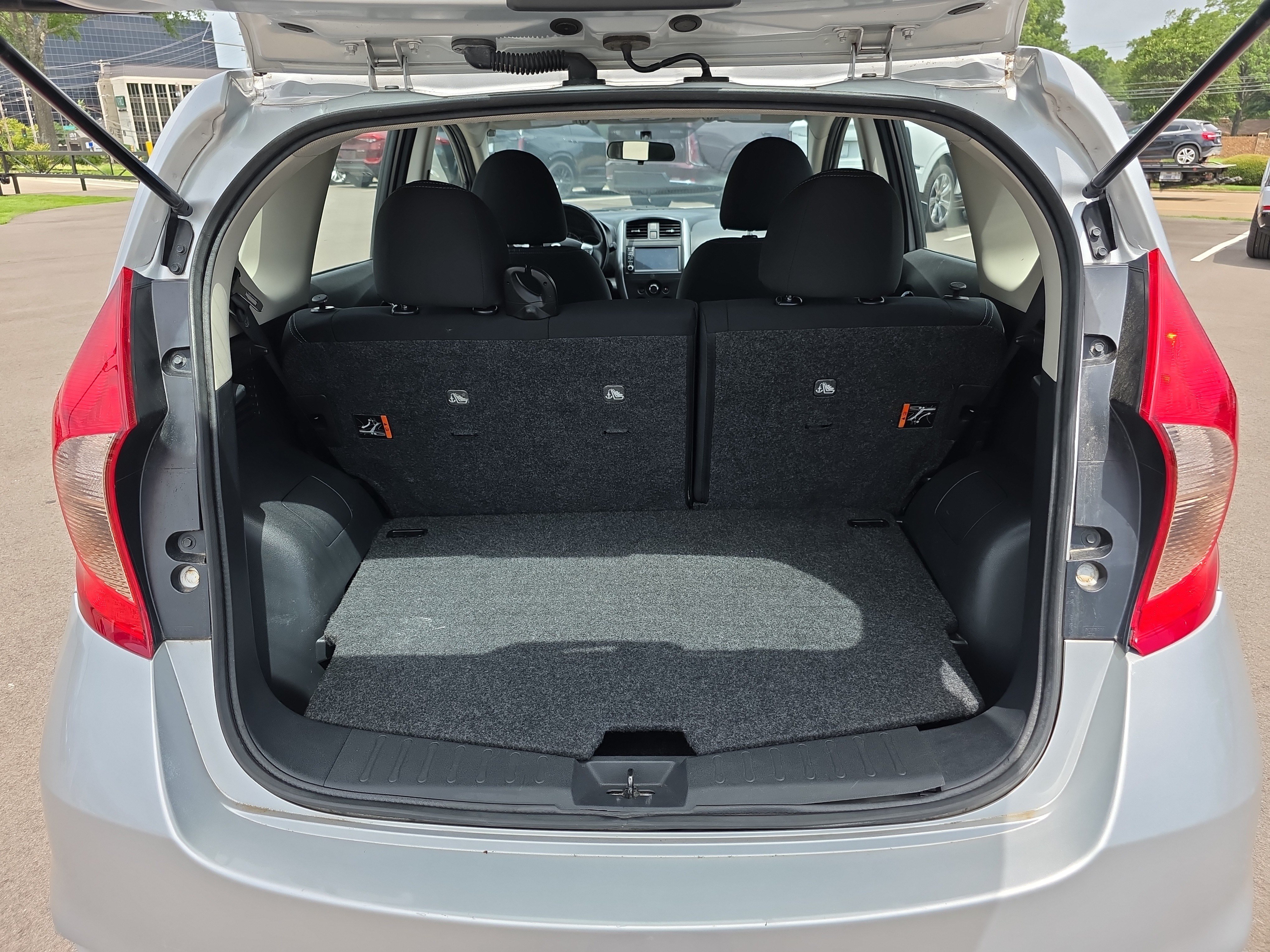 Used 2019 Nissan Versa Note SV FWD image 13