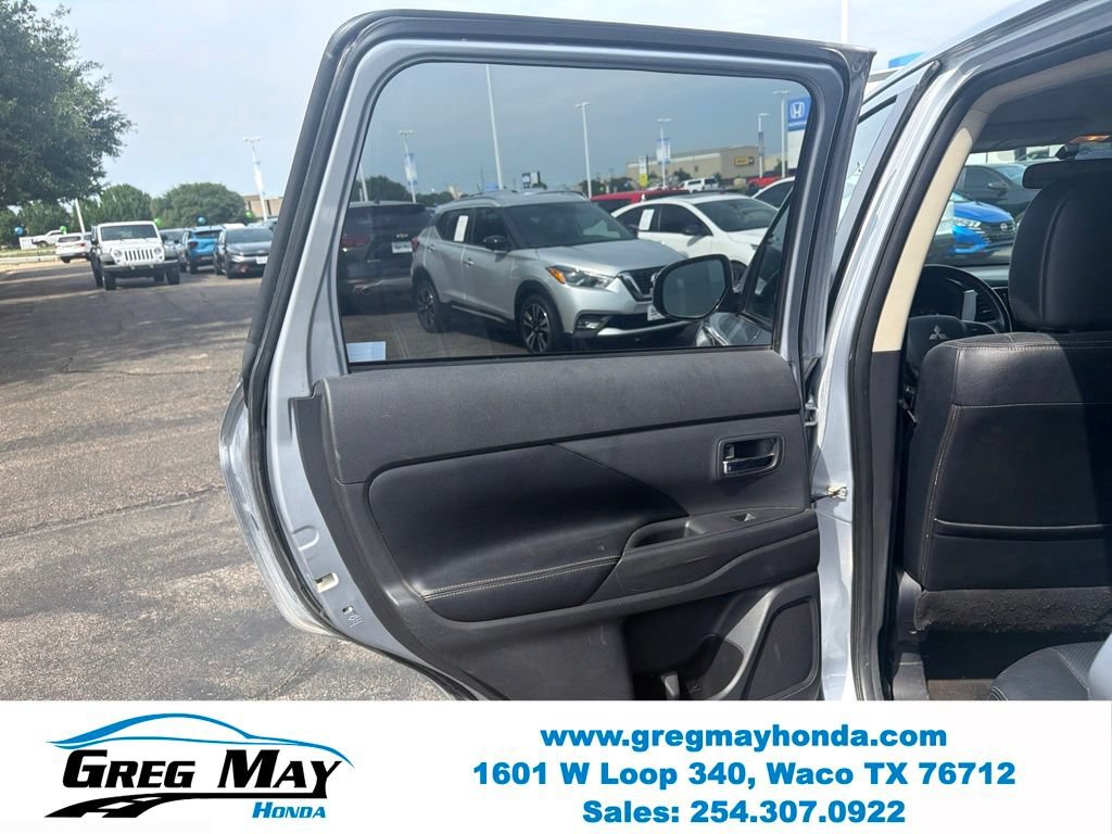 Used 2014 Mitsubishi Outlander SE FWD image 24