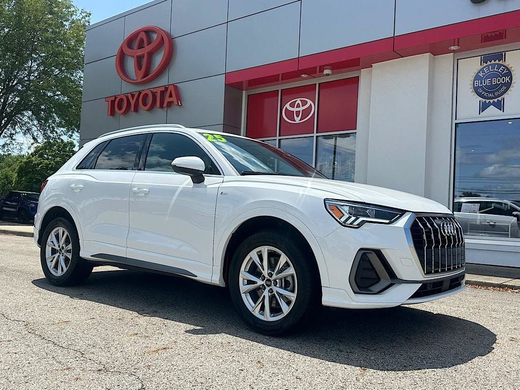 Used 2025 Audi Q3 2.0T Premium AWD/4WD image 7