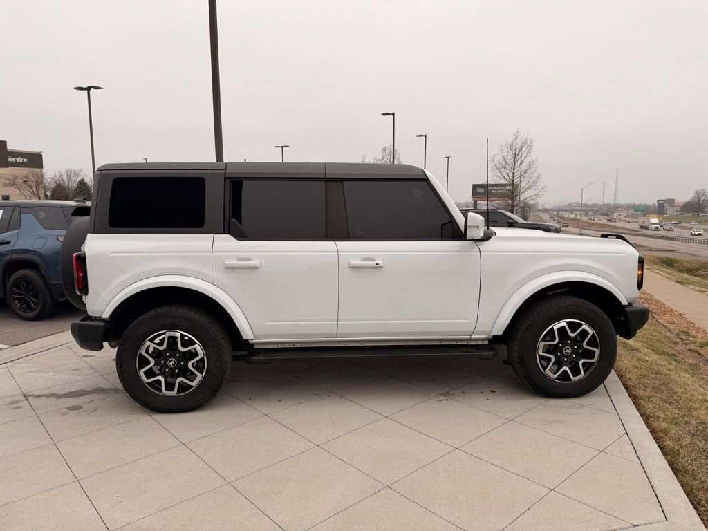 Used 2022 Ford Bronco Outer Banks image 6