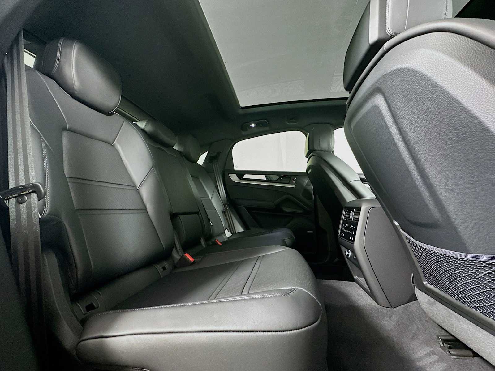 New 2026 Porsche Cayenne Coupe image 28