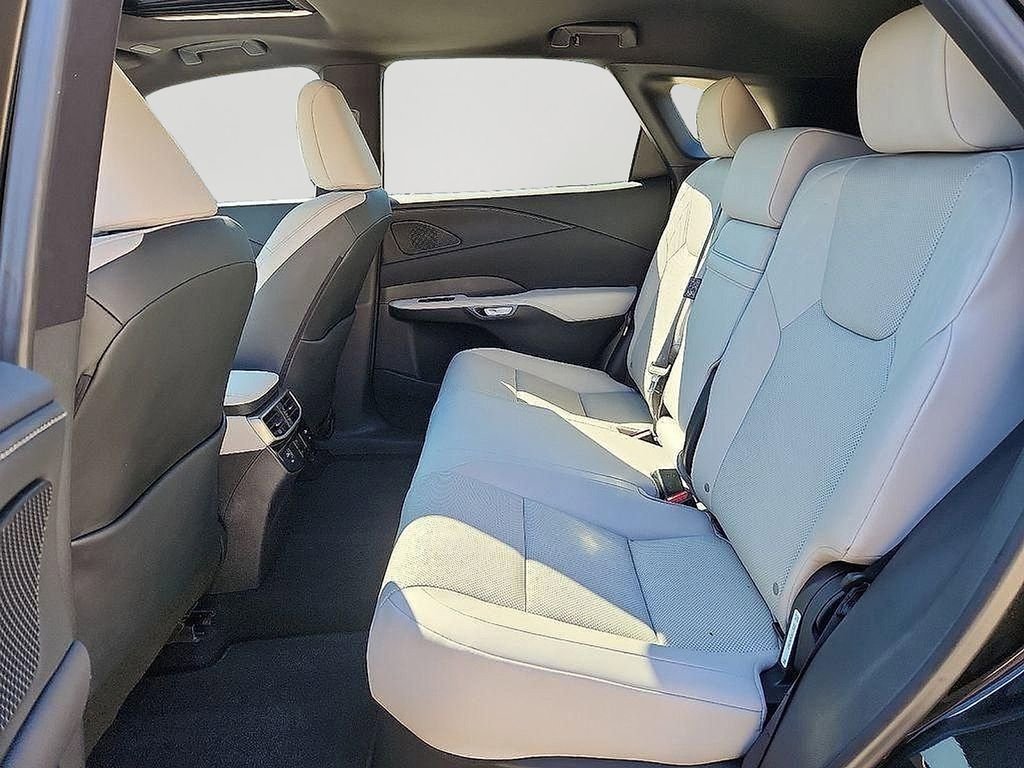 Used 2024 Lexus RX 350 Premium w/ Accessory Package (P2) image 8