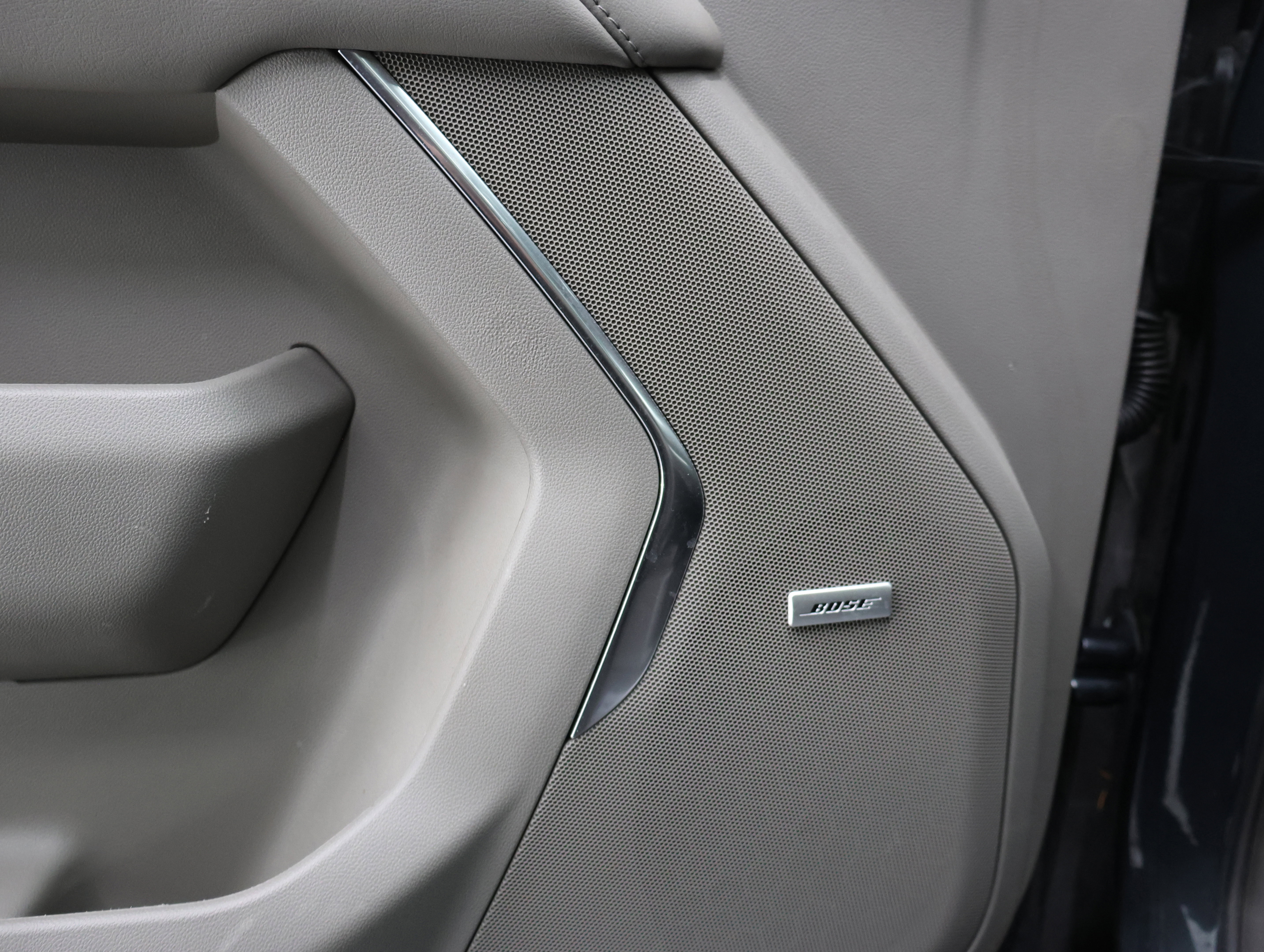 Used 2022 Chevrolet Tahoe Z71 w/ Z71 Off-Road Package image 51