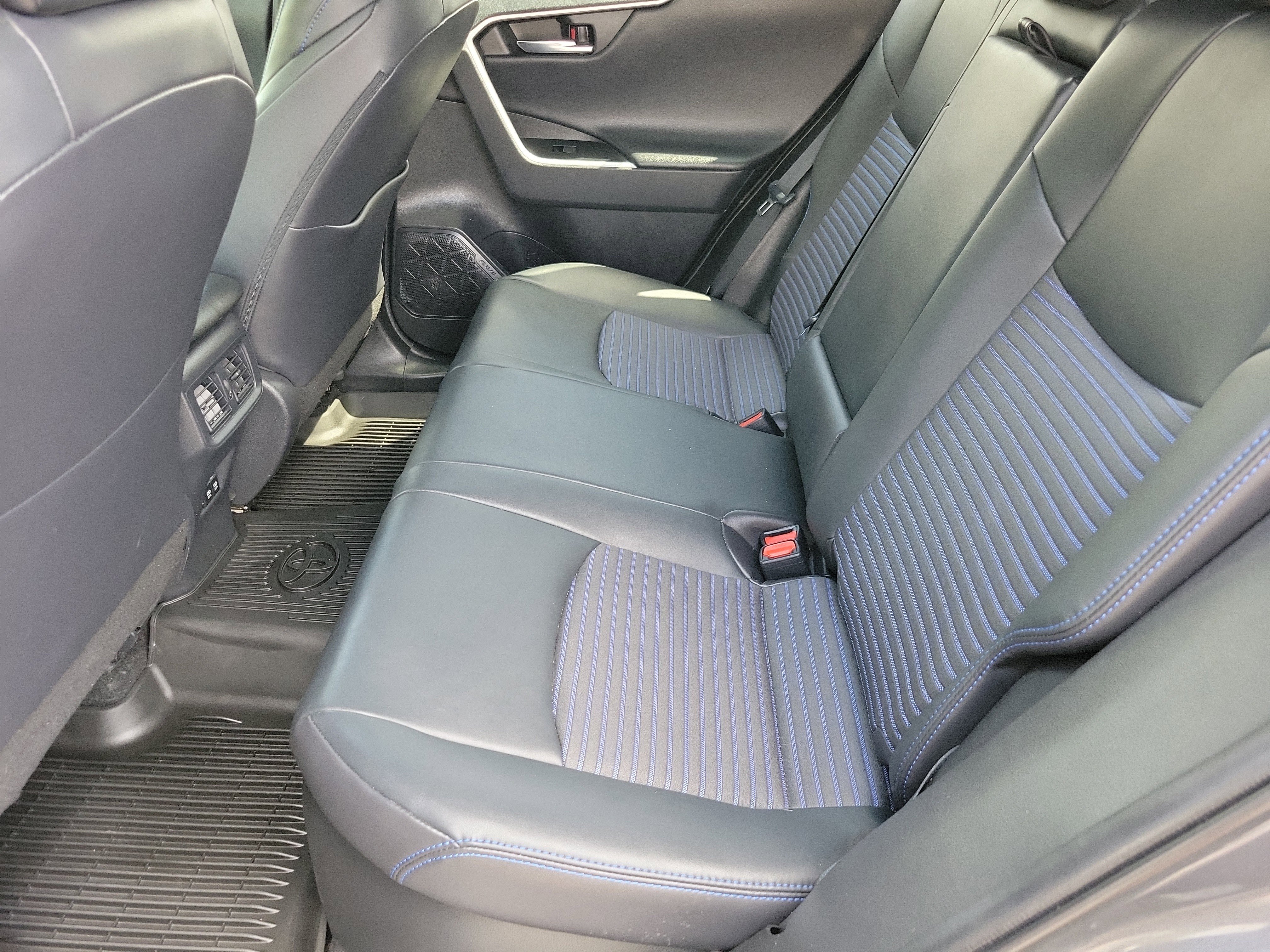 Used 2021 Toyota RAV4 XSE image 11