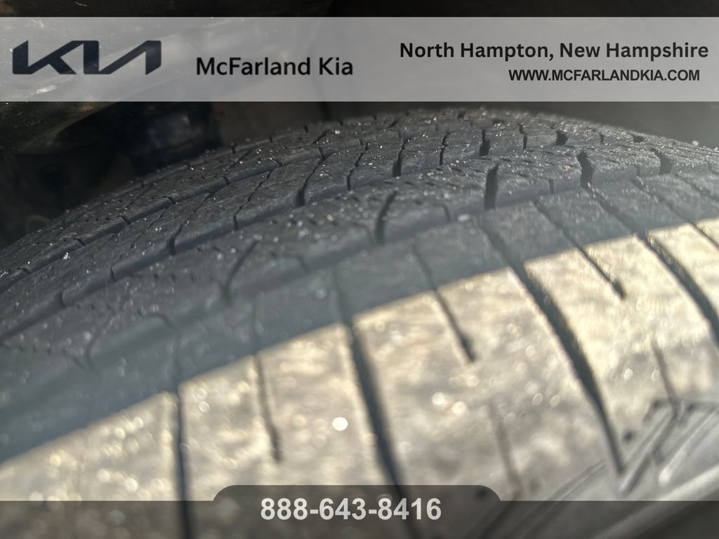 Used 2025 Toyota Sienna XLE Woodland Edition AWD/4WD image 30