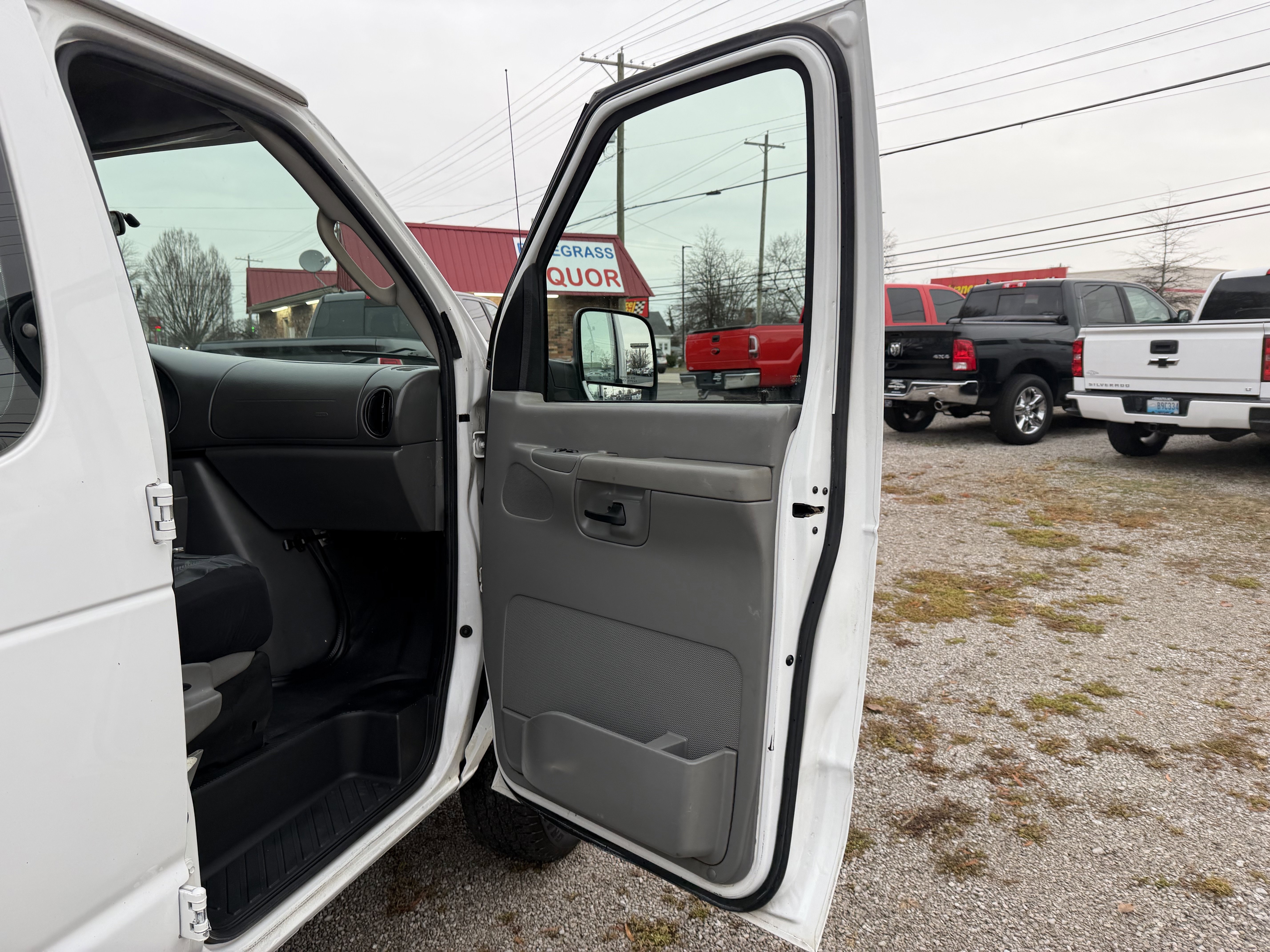 Used 2006 Ford E-250 and Econoline 250 image 24