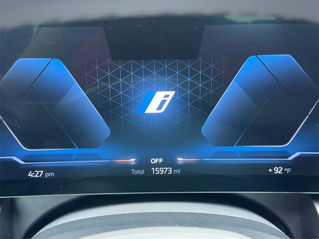 Used 2024 BMW i5 eDrive40i image 21