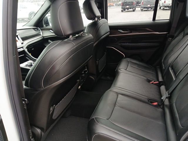 New 2026 Jeep Grand Cherokee Limited AWD/4WD image 15
