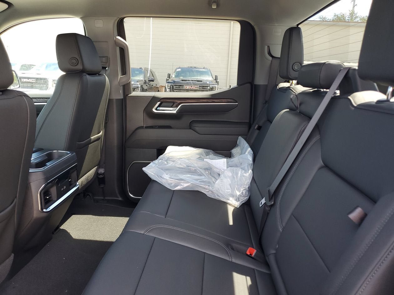 New 2026 GMC Sierra 1500 SLT w/ SLT Premium Package AWD/4WD image 13