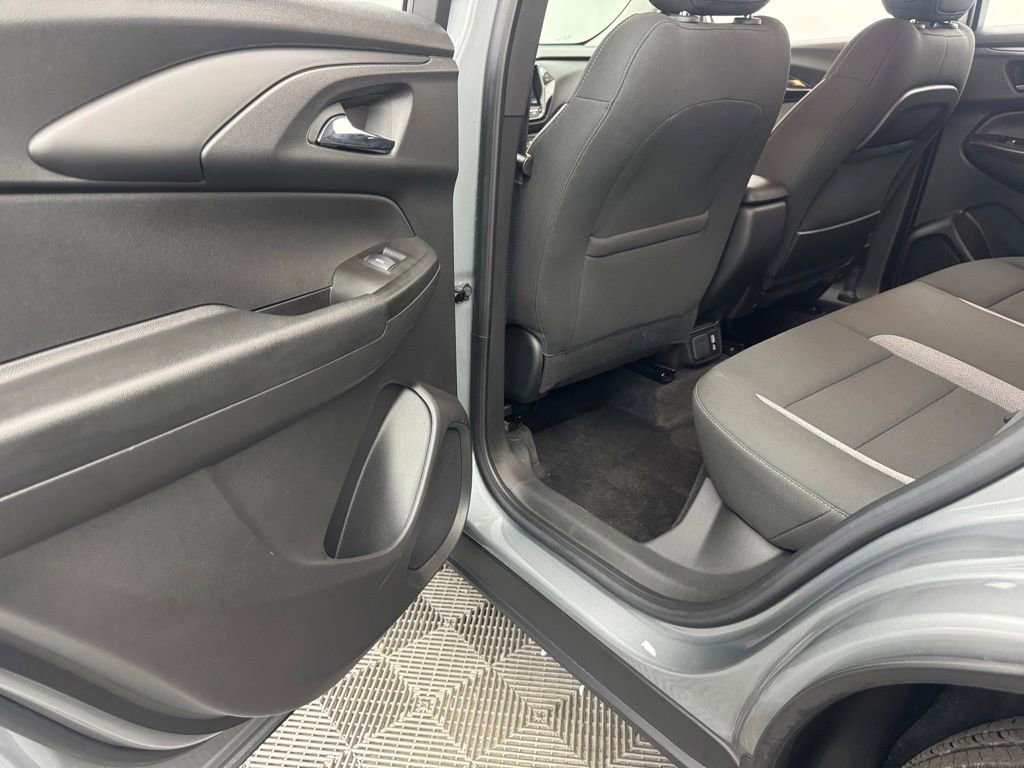Used 2023 Chevrolet TrailBlazer LT w/ Convenience Package FWD image 34