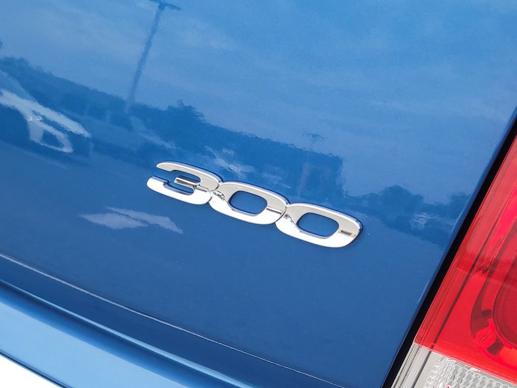 Used 2021 Chrysler 300 Touring RWD image 7