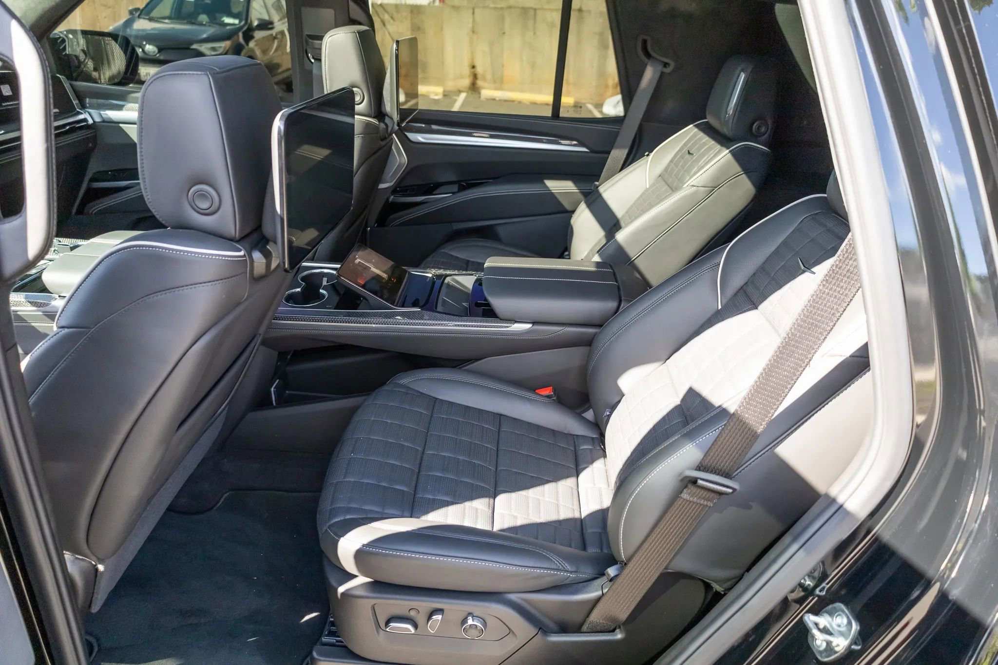 Used 2026 Cadillac Escalade V AWD/4WD image 69
