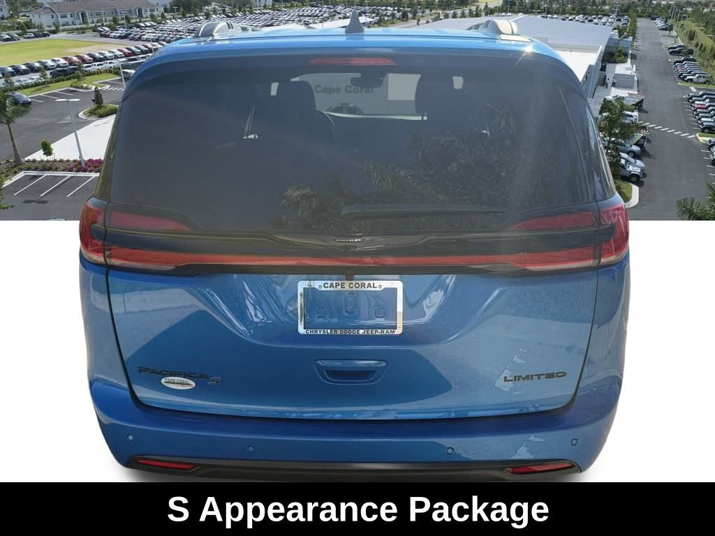 New 2026 Chrysler Pacifica Limited w/ S Appearance Package image 5