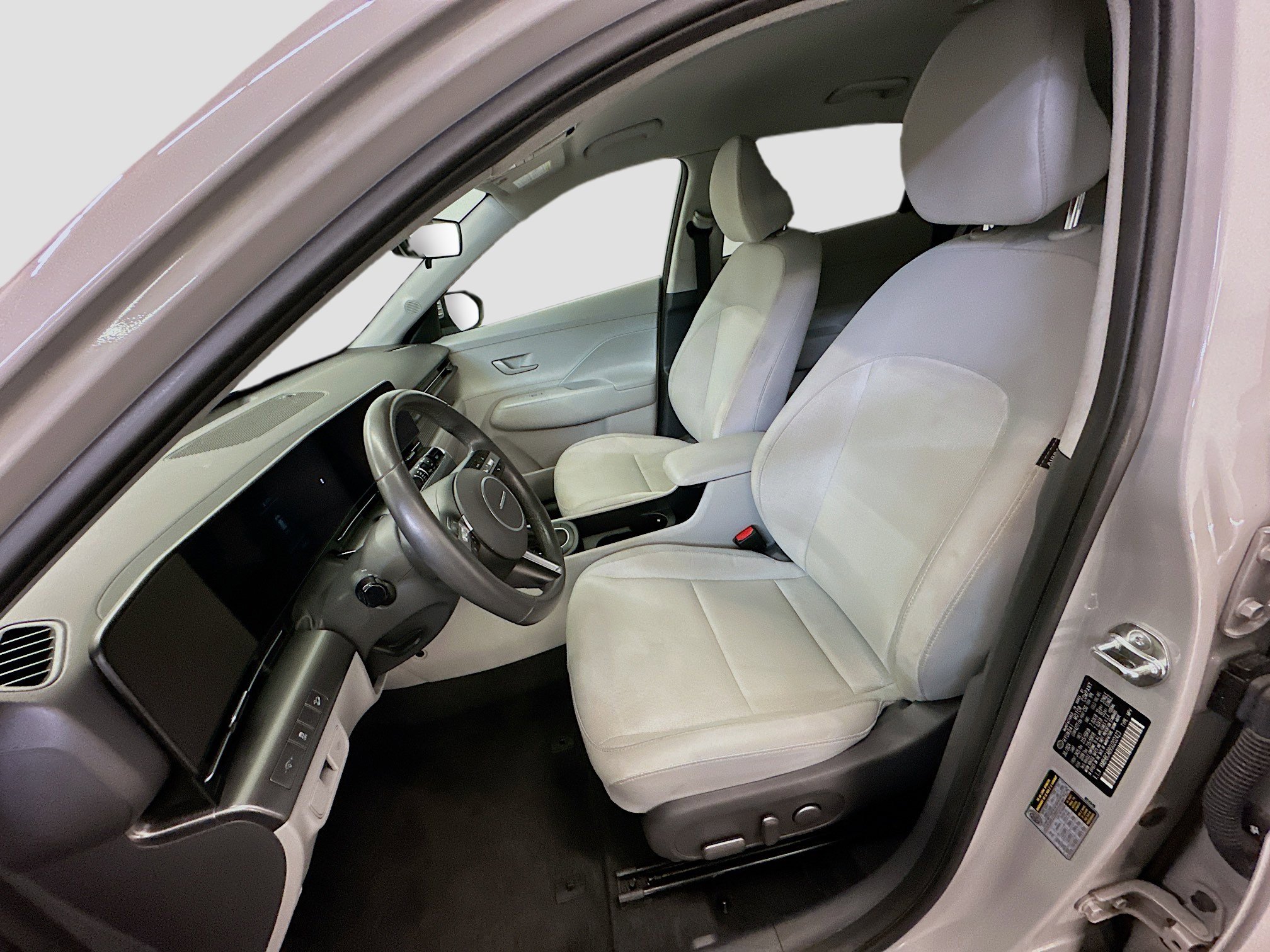 Used 2025 Hyundai Kona SEL image 13