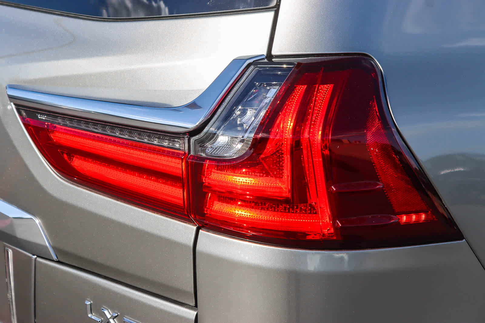 Used 2018 Lexus LX 570 4WD image 8