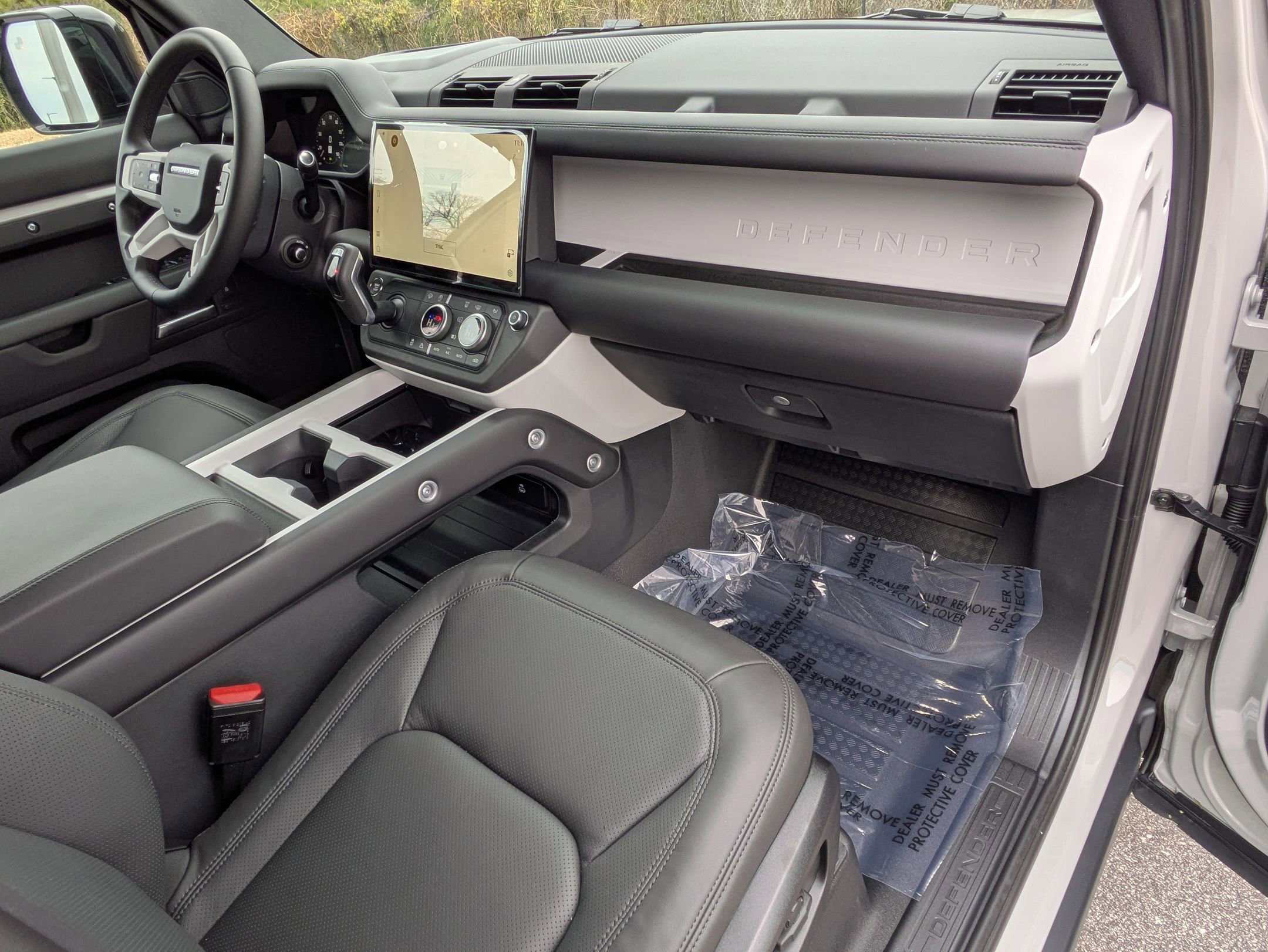 New 2026 Land Rover Defender 110 X-Dynamic SE image 30