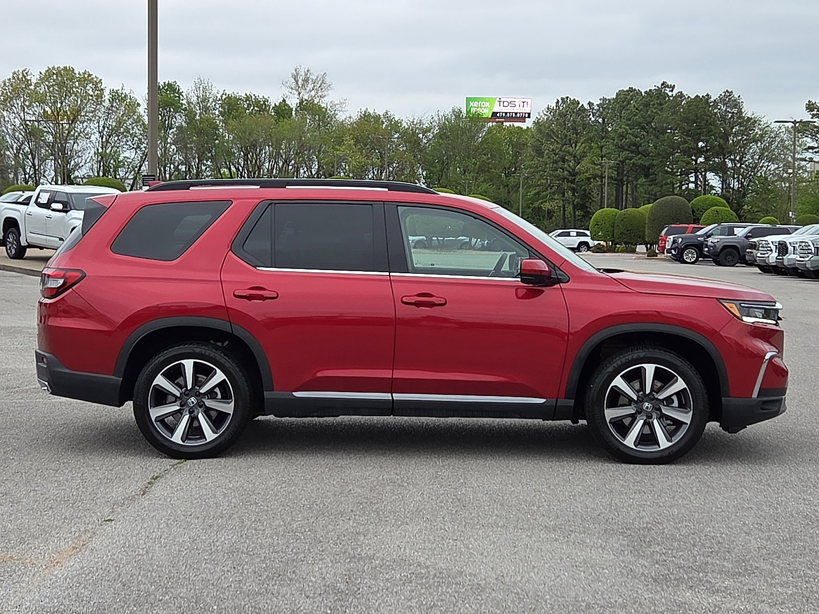 Used 2025 Honda Pilot Elite image 6
