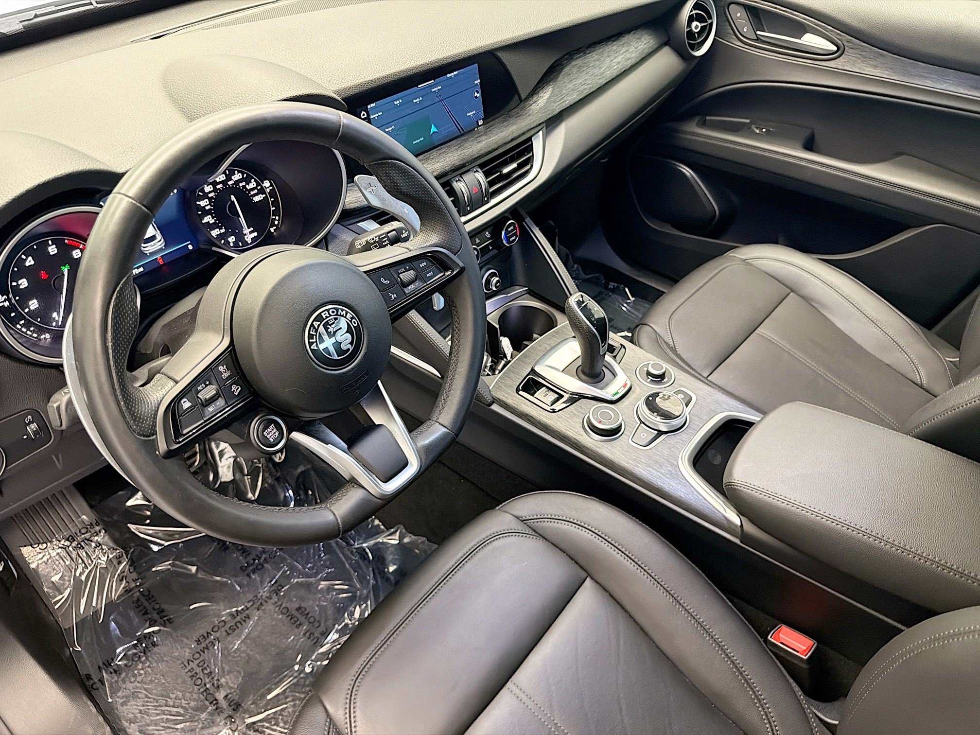 Used 2023 Alfa Romeo Stelvio Sprint AWD/4WD image 7