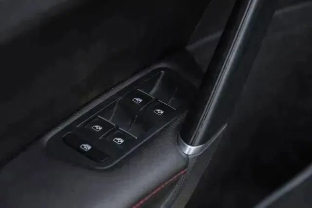 Used 2016 Volkswagen GTI SE w/ Lighting Package (SEL) image 47