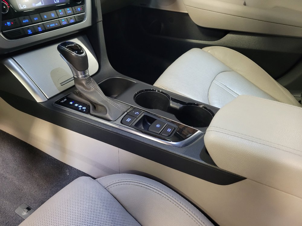 Used 2017 Hyundai Sonata Limited w/ Ultimate Package 04 FWD image 26