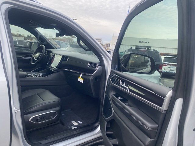 New 2024 Jeep Wagoneer L Base w/ Convenience Group I image 27