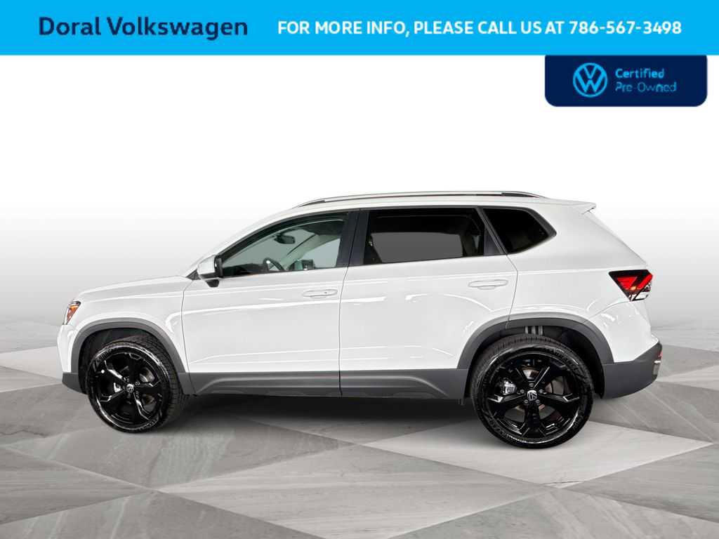 Used 2025 Volkswagen Taos SEL AWD/4WD image 5