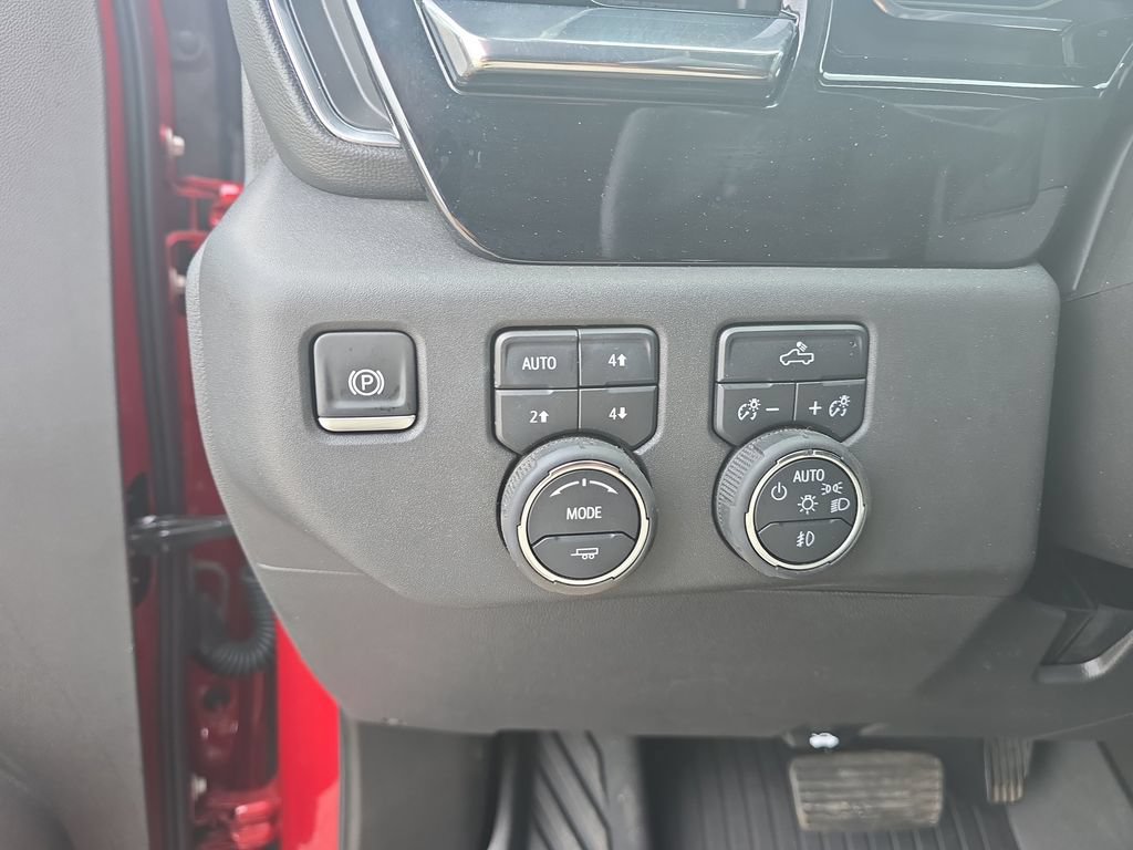 Used 2025 Chevrolet Silverado 1500 LT Trail Boss w/ Convenience Package II AWD/4WD image 29