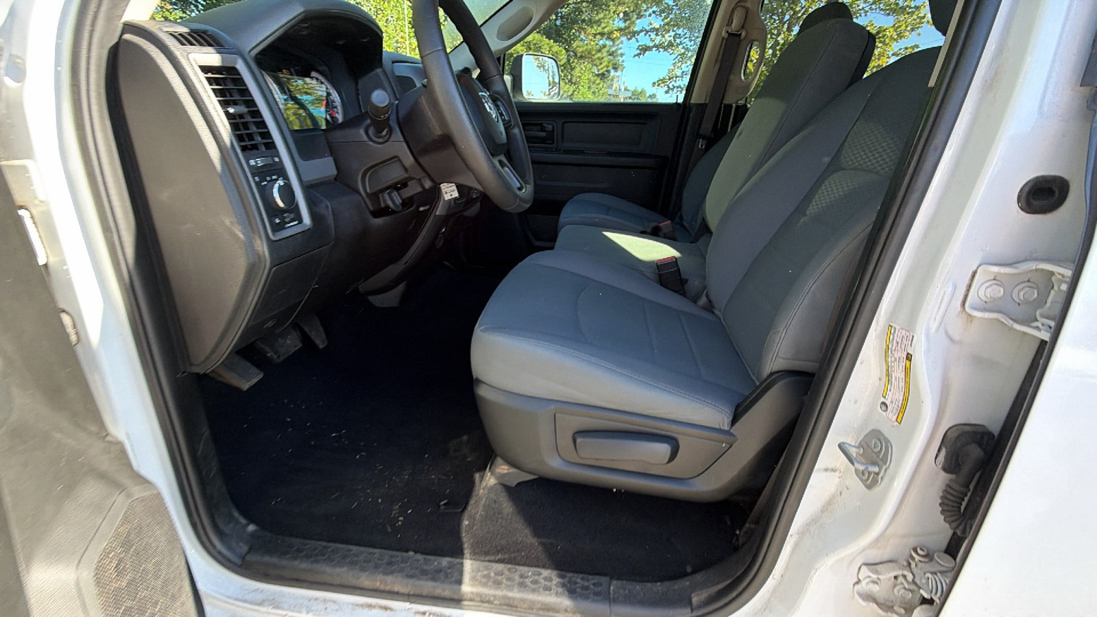 Used 2018 RAM 2500 Tradesman w/ Chrome Appearance Group AWD/4WD image 16