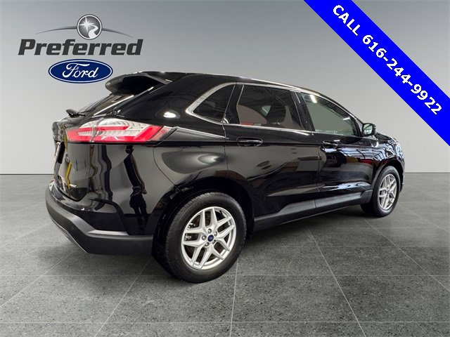 Used 2022 Ford Edge SEL w/ Convenience Package image 3