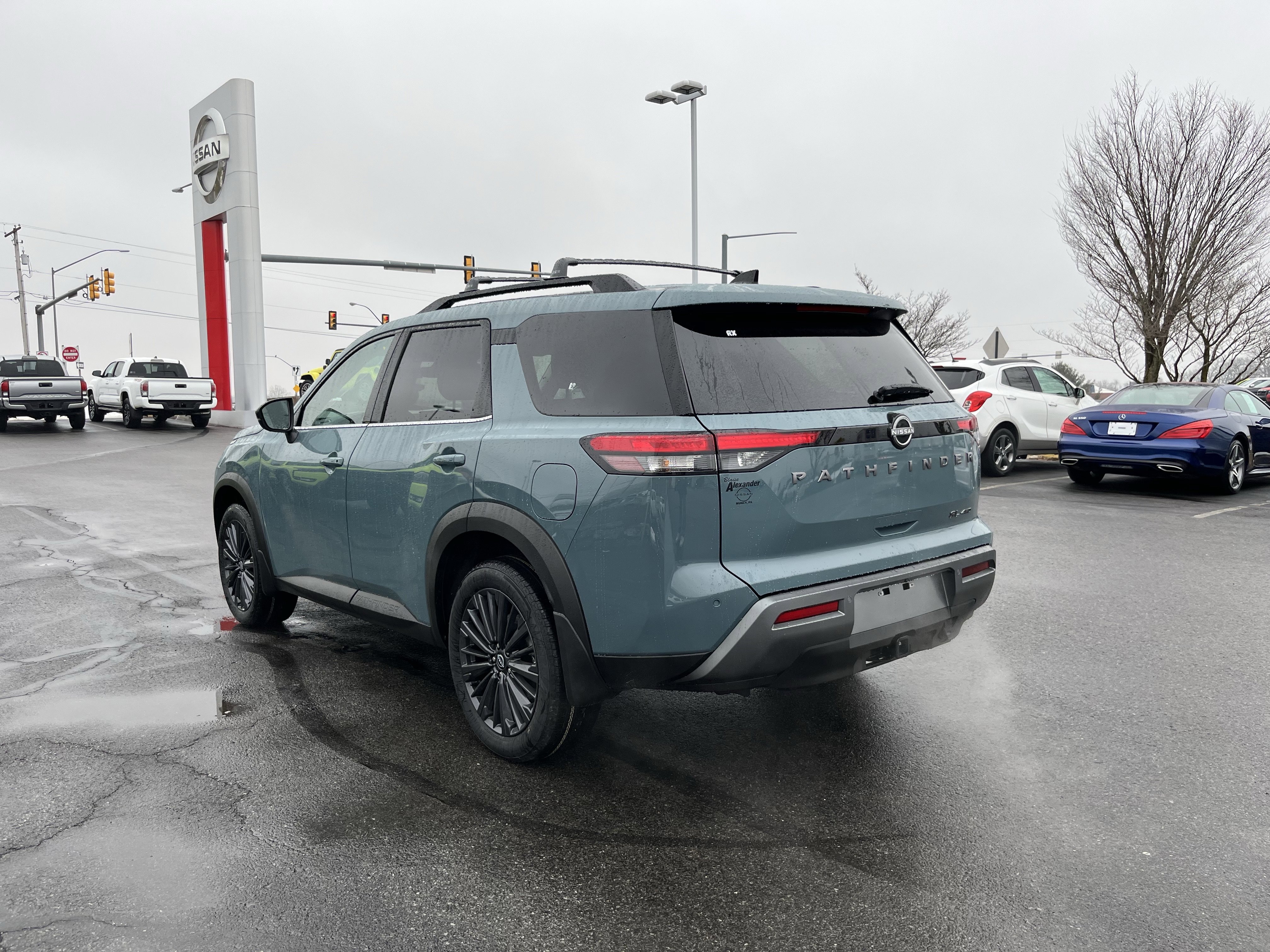 New 2026 Nissan Pathfinder SL w/ SL Premium Package image 6