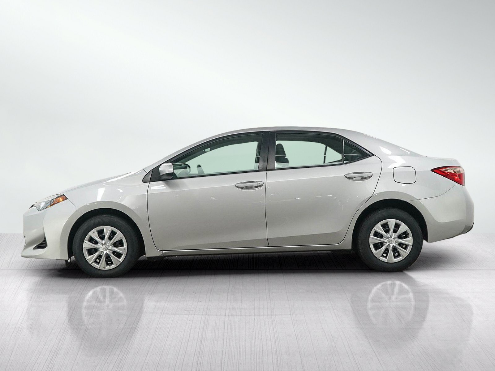 Used 2017 Toyota Corolla L FWD image 2