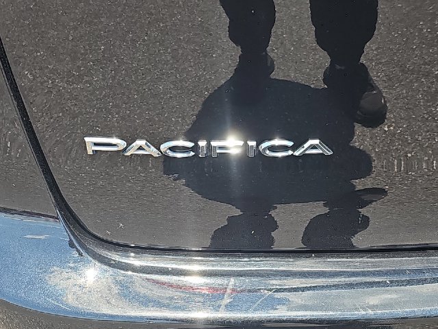 Used 2025 Chrysler Pacifica Select FWD image 33