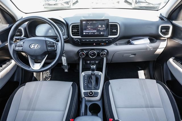 Certified 2023 Hyundai Venue SEL image 12